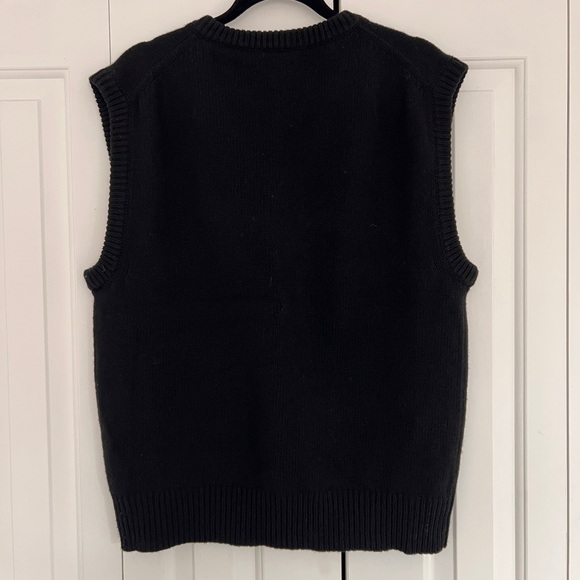 Filippa K Classic Black Vest with V-neck - Picture 3 of 3